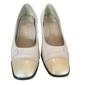 Natural sport made in Canada cream and yellow 2.5 inch heel shoes size 7.5